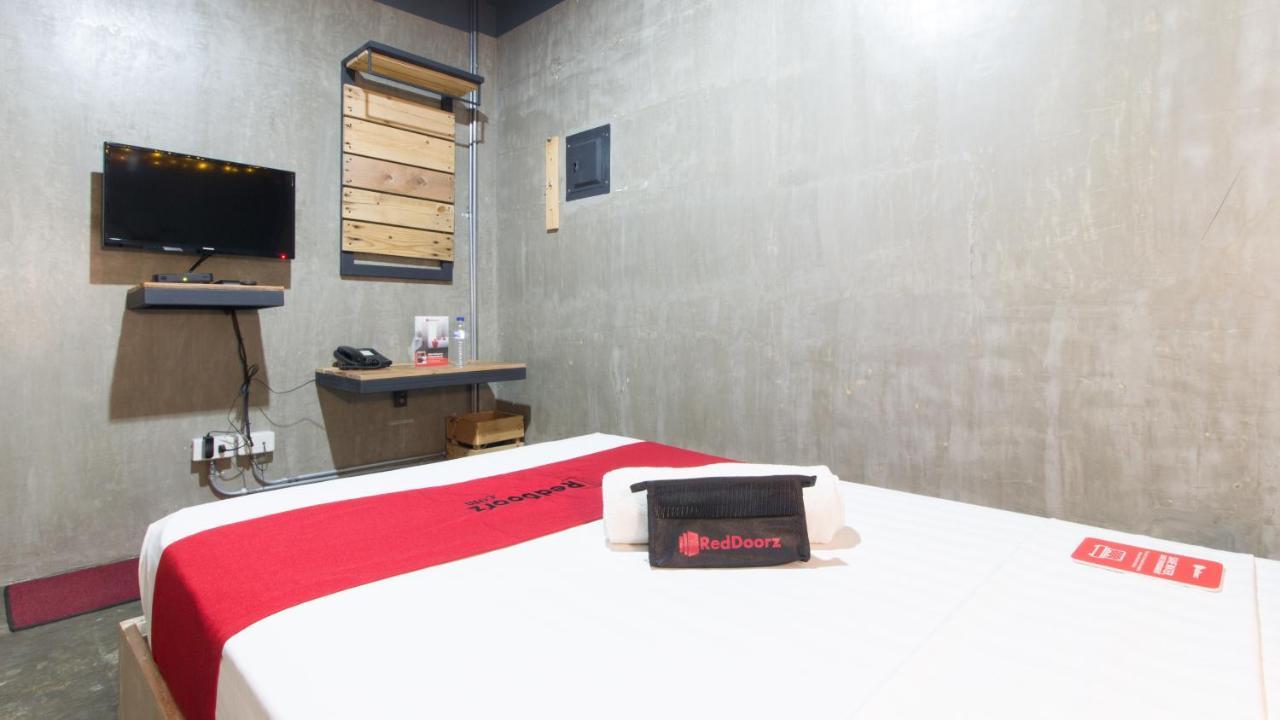 Reddoorz Plus @ Taft North Mandurriao Iloilo City Εξωτερικό φωτογραφία